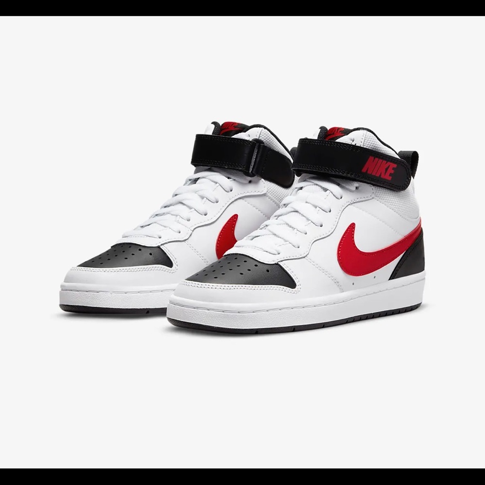 Nike Court Borough Mid 2
Big Kids' Shoes